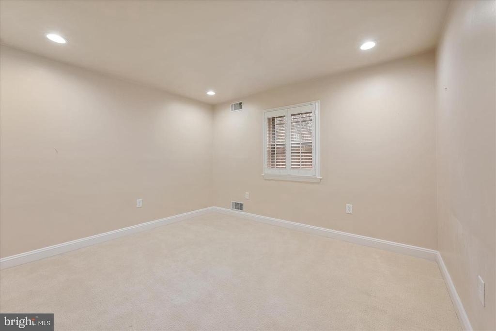 9036 Jeffery Road - Photo 29