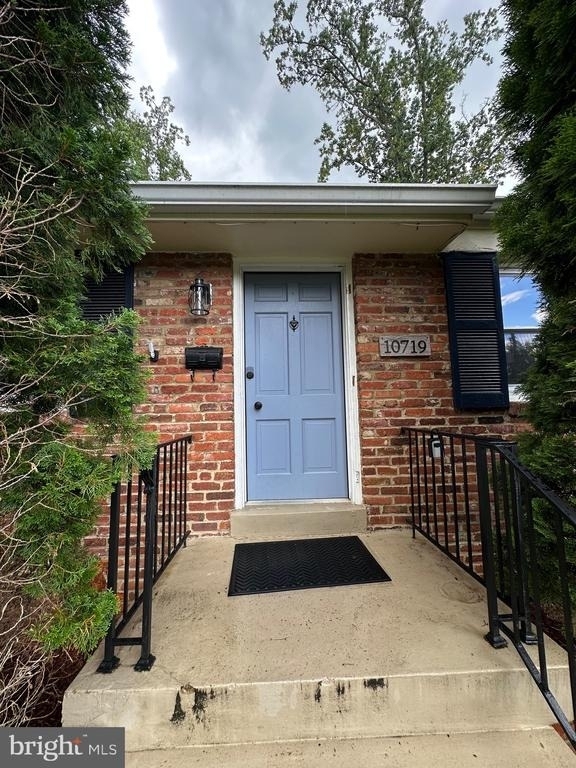 10719 Jones Street - Photo 1