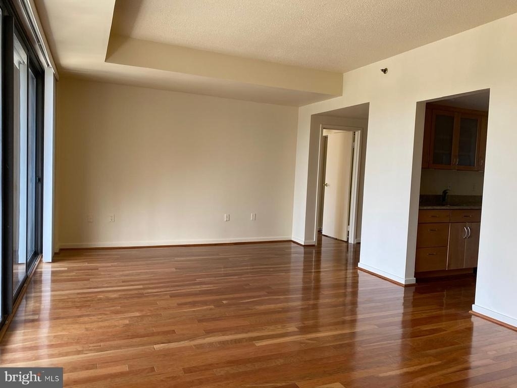 1530 Key Boulevard - Photo 2
