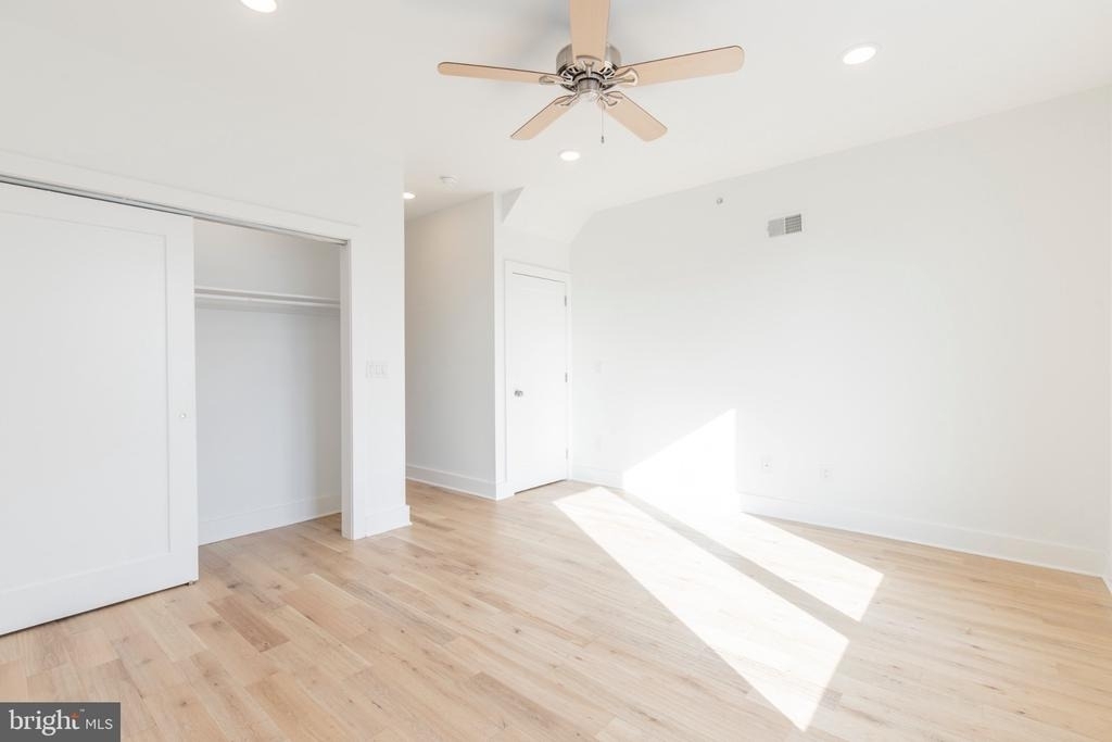 2410 W Master Street - Photo 2
