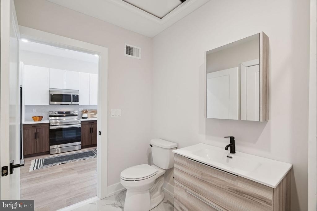 720 W Thompson Street - Photo 9