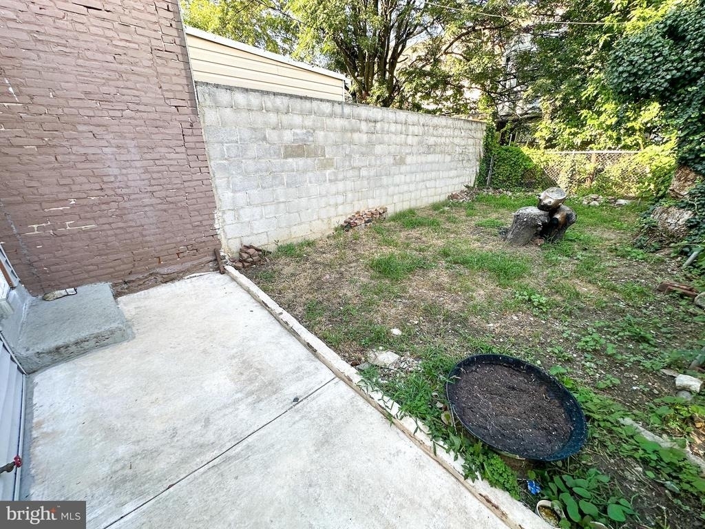 1867 E Wensley Street - Photo 17