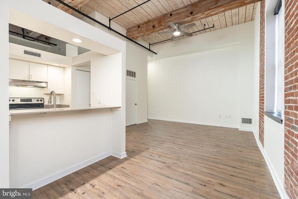 303 Vine Street - Photo 3