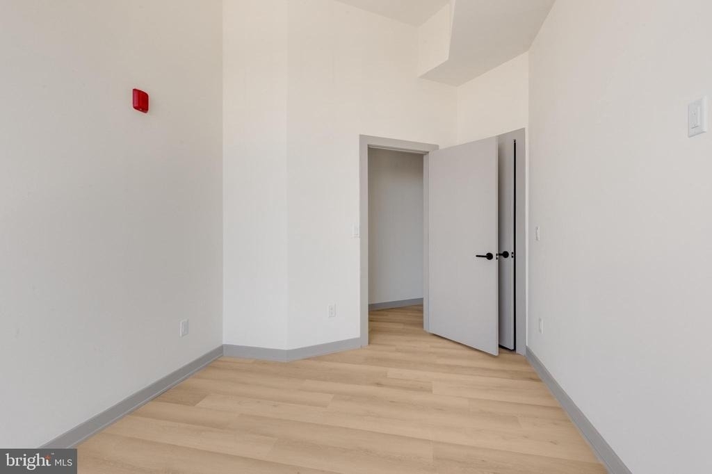 689 N Broad Street - Photo 8