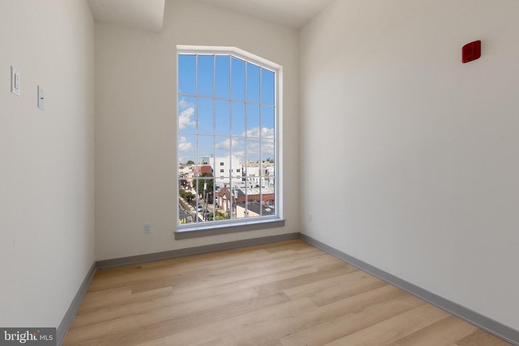 689 N Broad Street - Photo 7
