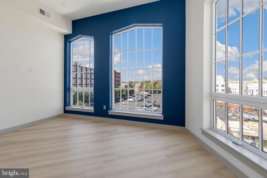 689 N Broad Street - Photo 0