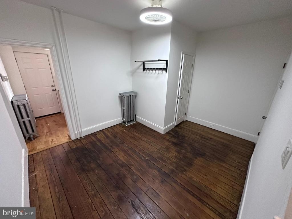 2229 E Ann Street - Photo 2