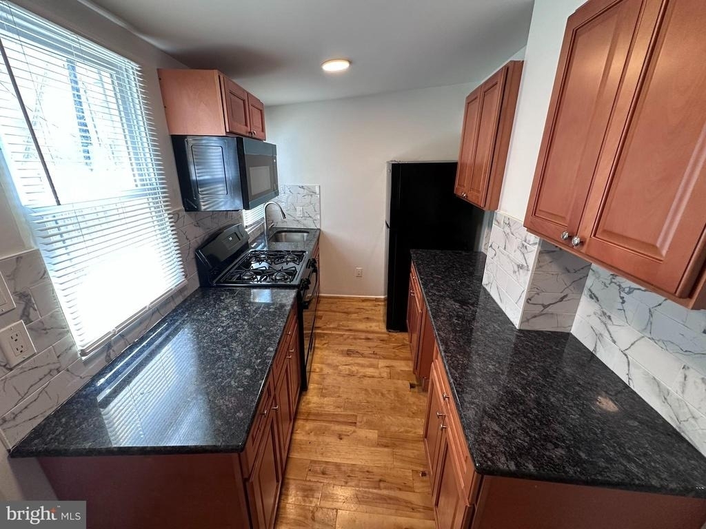 2229 E Ann Street - Photo 4