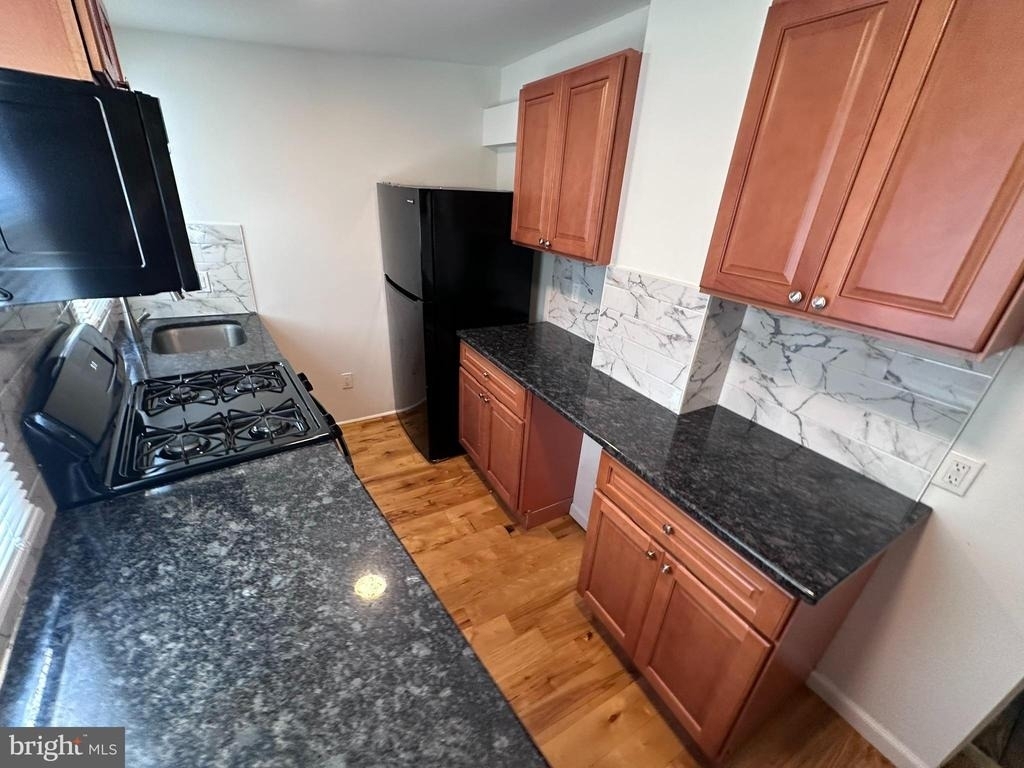 2229 E Ann Street - Photo 7