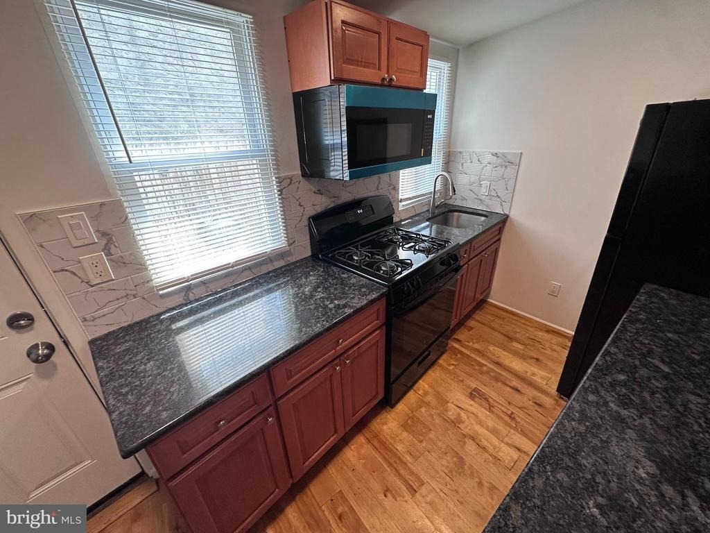 2229 E Ann Street - Photo 5