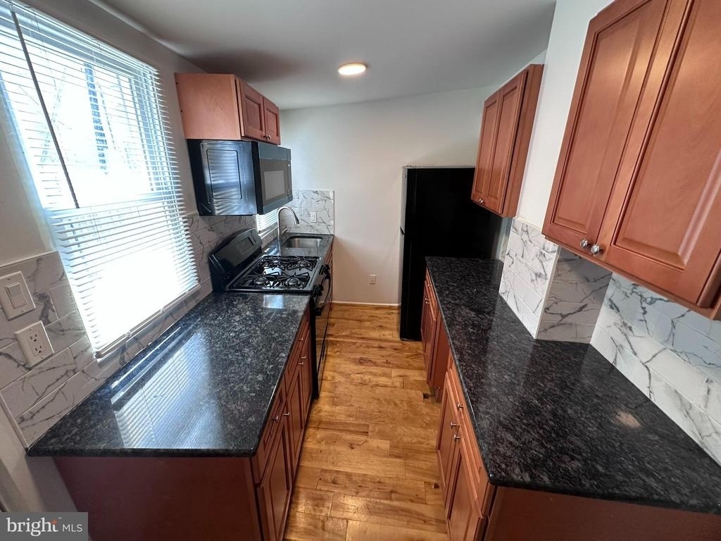 2229 E Ann Street - Photo 6