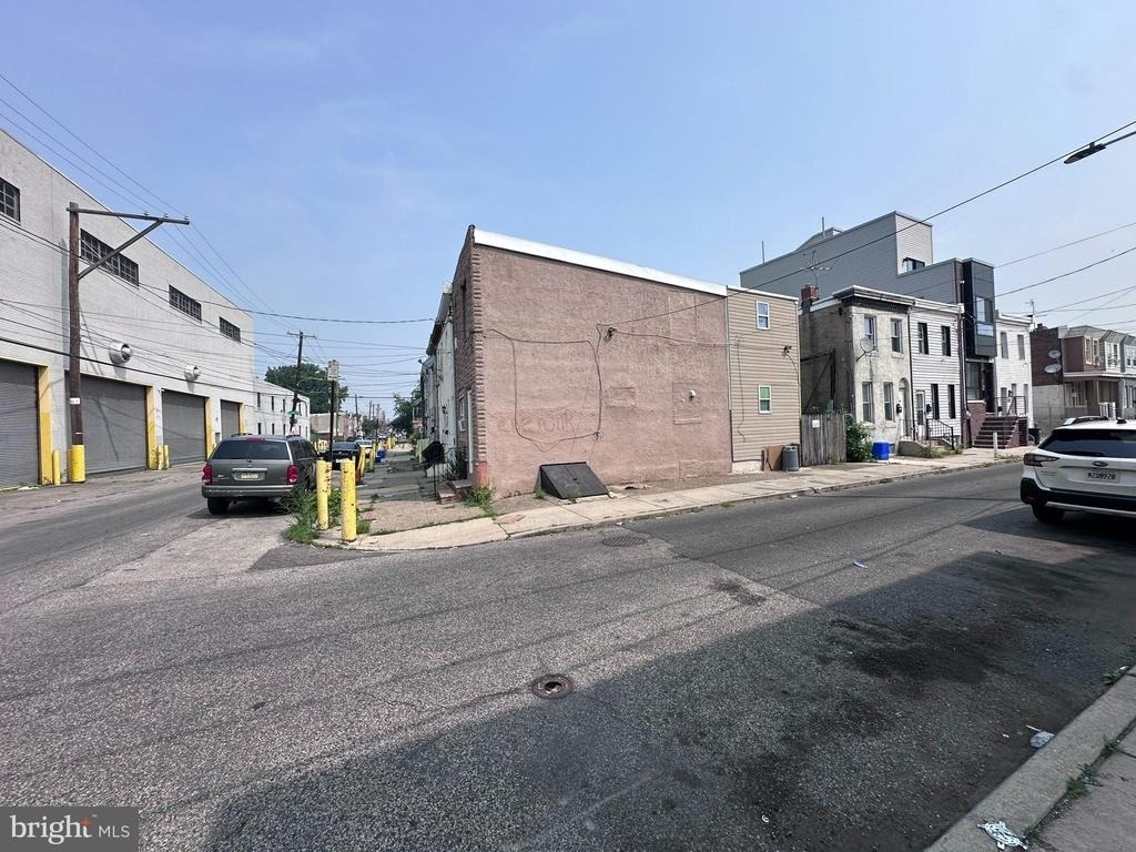 2229 E Ann Street - Photo 33