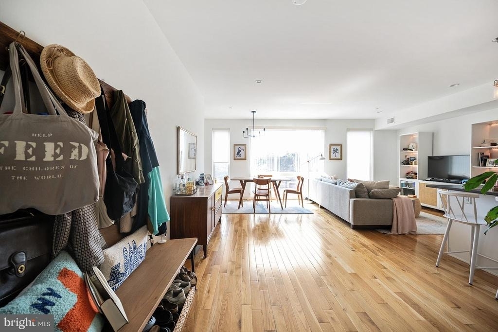 2012 Frankford Avenue - Photo 3