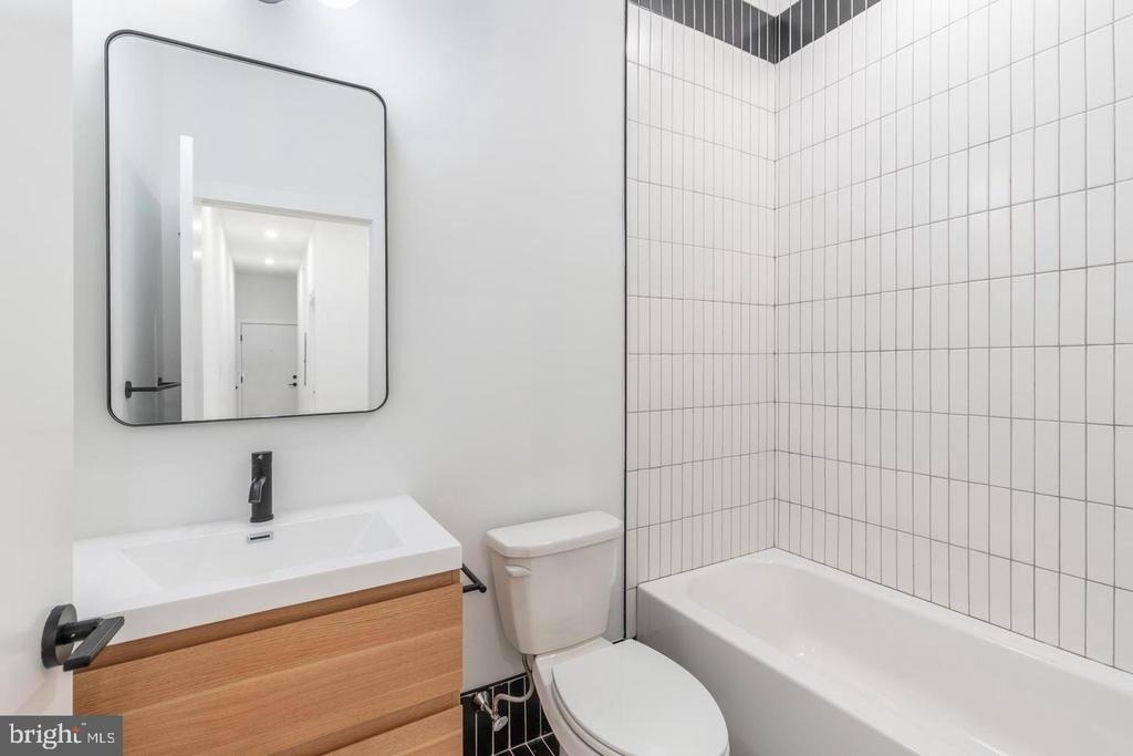 2414 Frankford Avenue - Photo 9