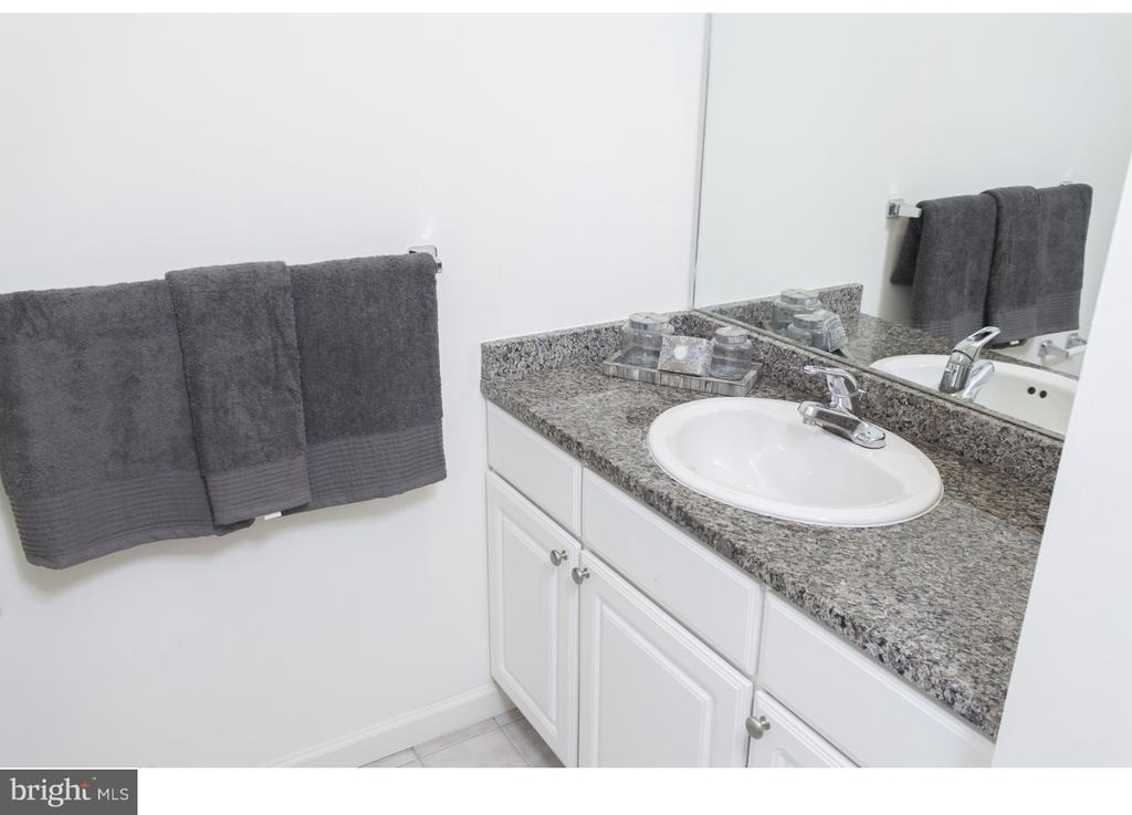 811-1 Filbert Street - Photo 17