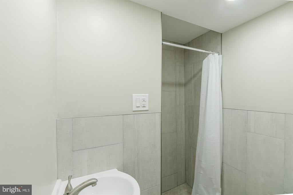 1126 E Passyunk Avenue - Photo 7