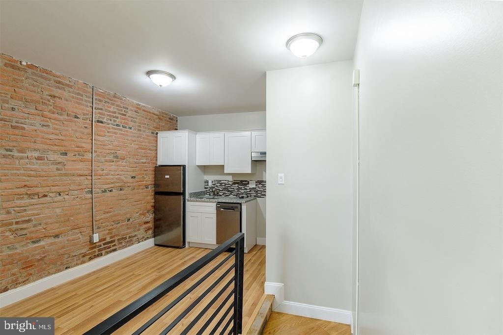 1126 E Passyunk Avenue - Photo 2
