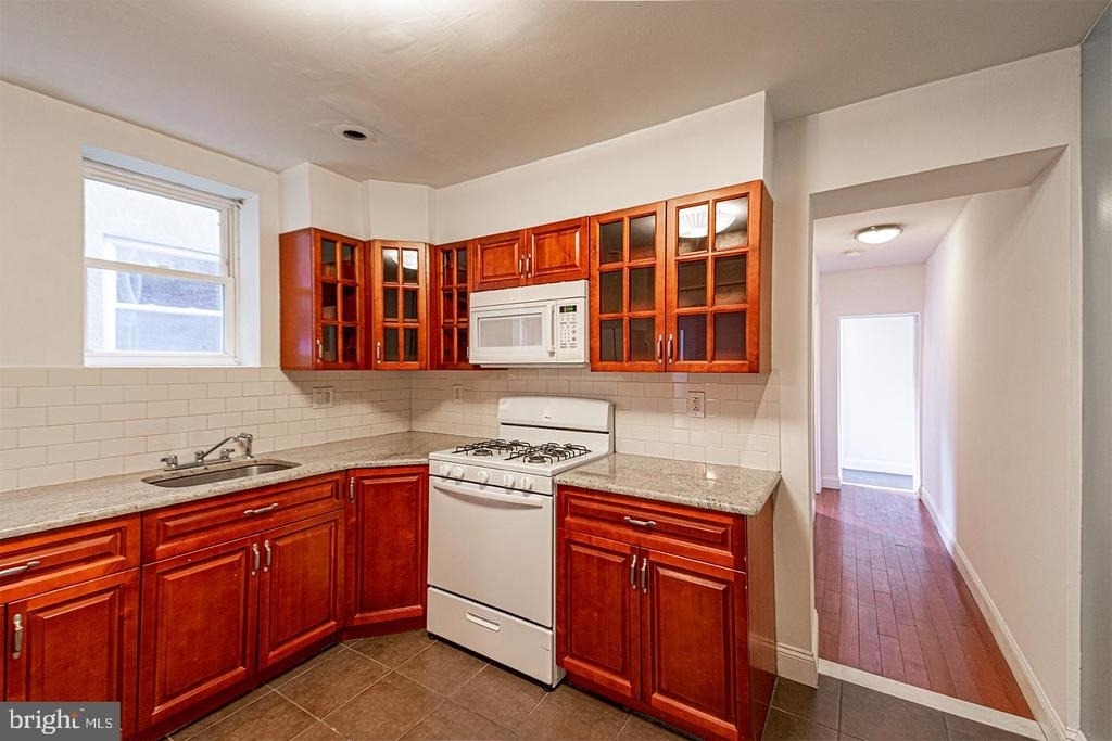 1836 S 10th Street - Photo 7