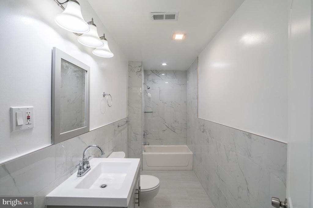1726 Pine Street - Photo 3
