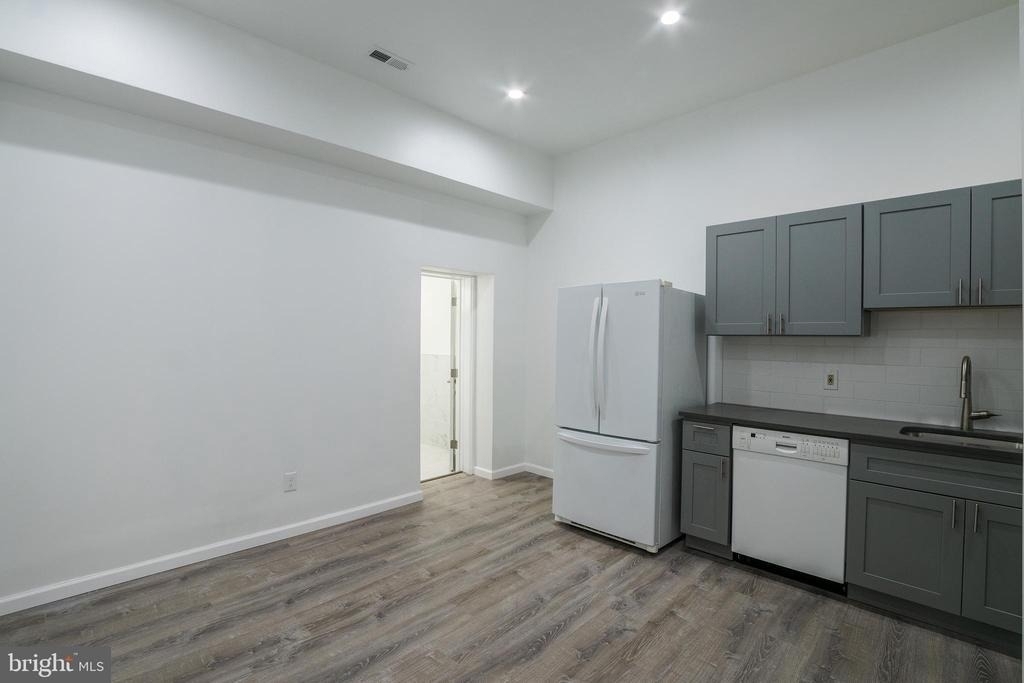 1726 Pine Street - Photo 1