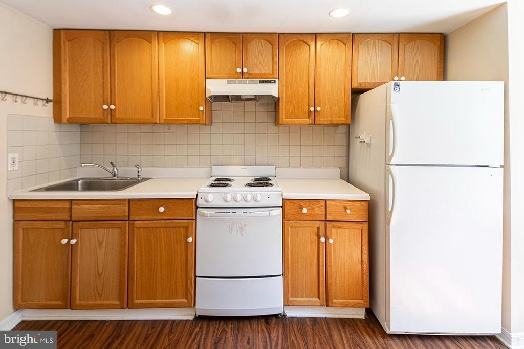 1635 E Passyunk Avenue - Photo 4