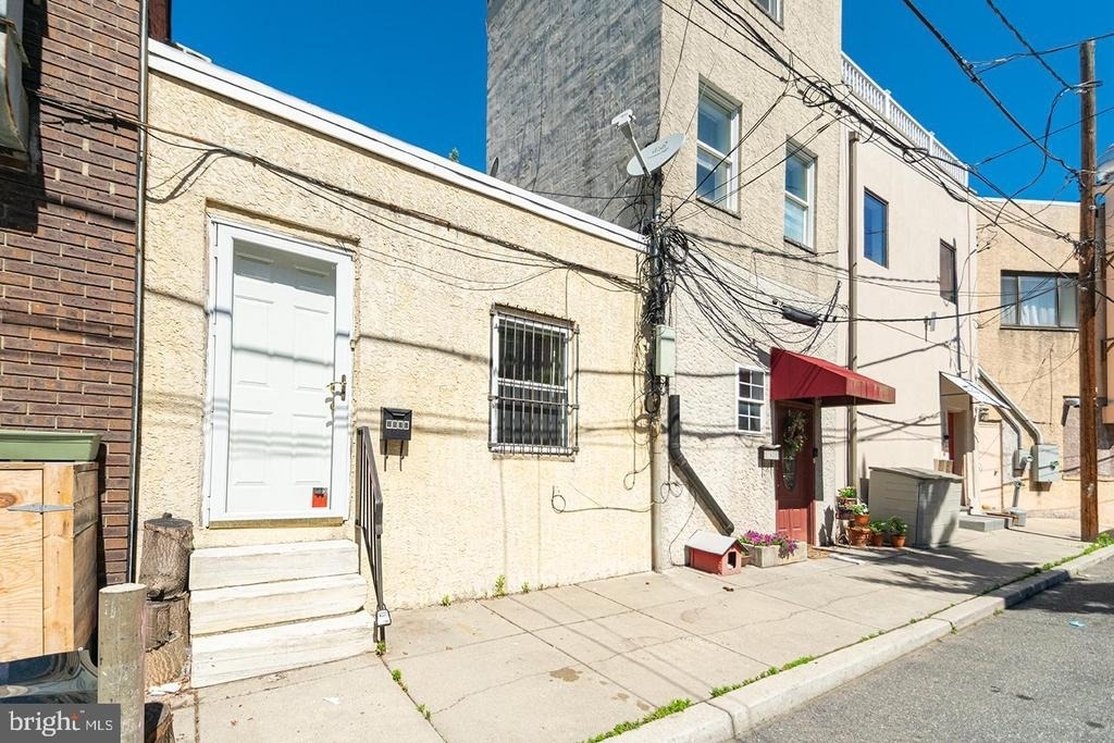1635 E Passyunk Avenue - Photo 16