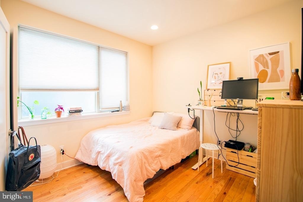 1242 Point Breeze Avenue - Photo 4