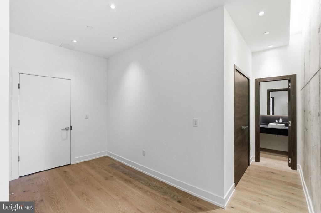 2108-10 Walnut Street - Photo 12