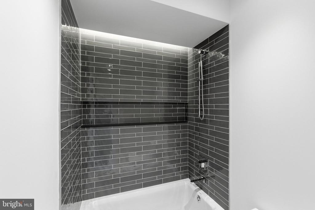2108-10 Walnut Street - Photo 23