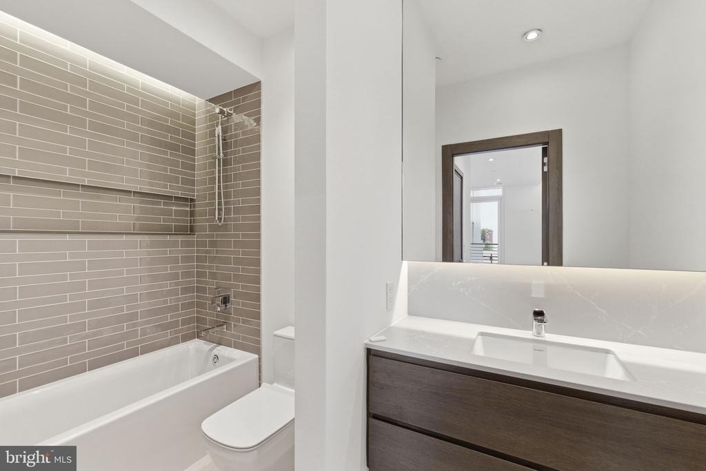 2108-10 Walnut Street - Photo 22