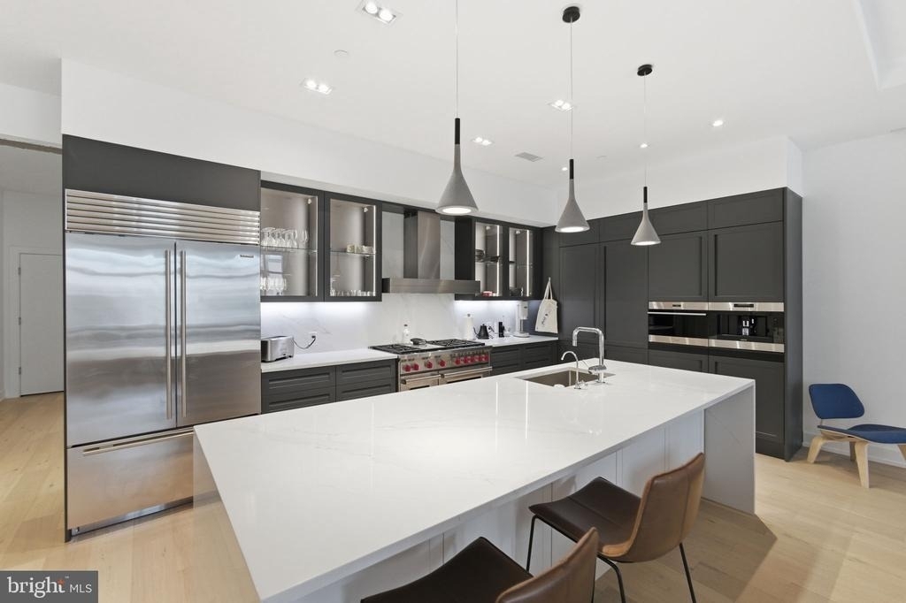 2108-10 Walnut Street - Photo 6