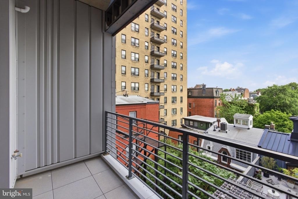 2108-10 Walnut Street - Photo 25