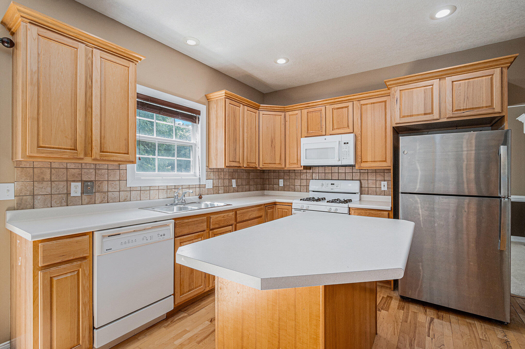 4821 Idlewood Avenue - Photo 7