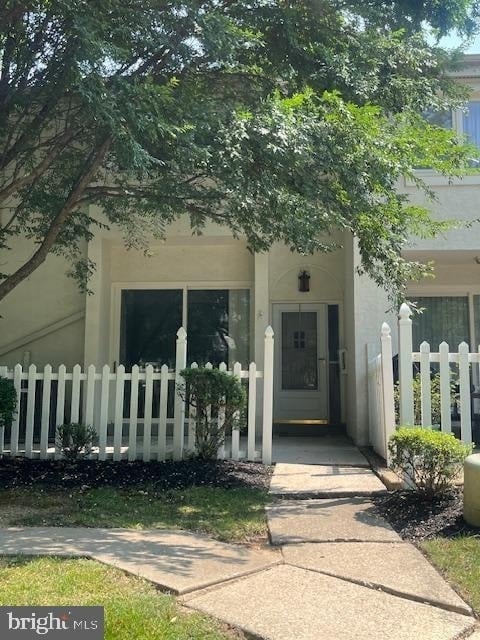113 Montrose Avenue - Photo 0
