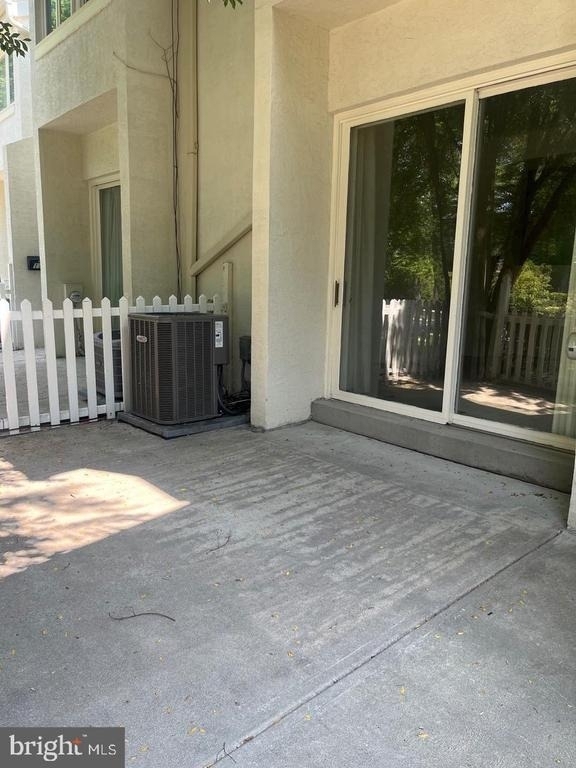 113 Montrose Avenue - Photo 1