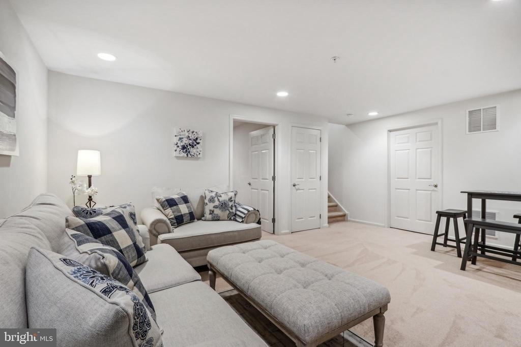 302 Summer Court - Photo 7