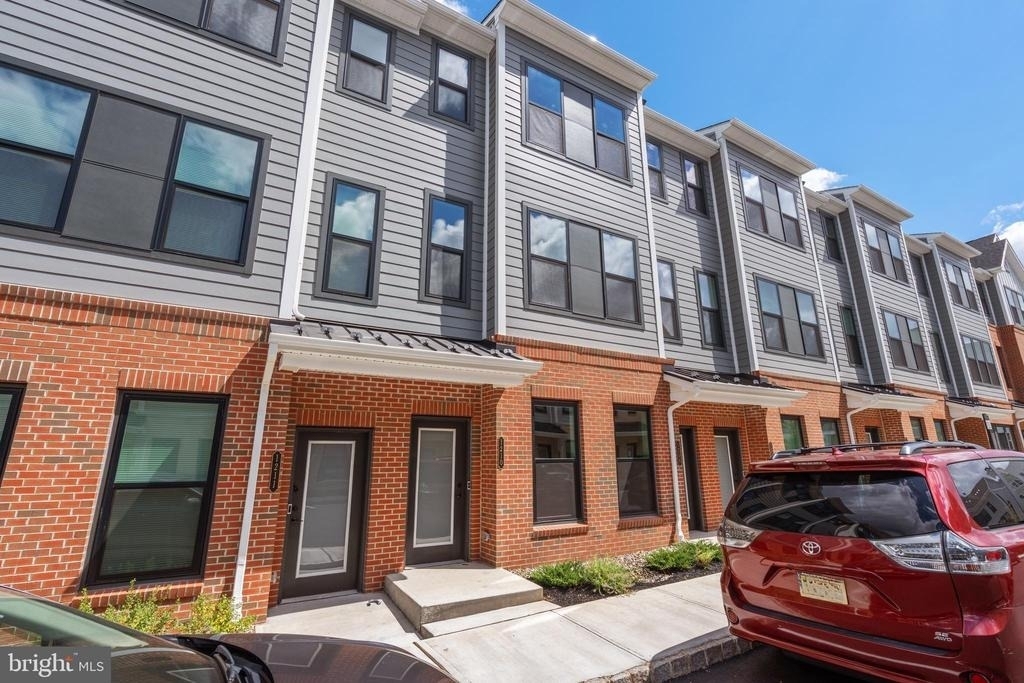 1210 Parker Boulevard - Photo 2