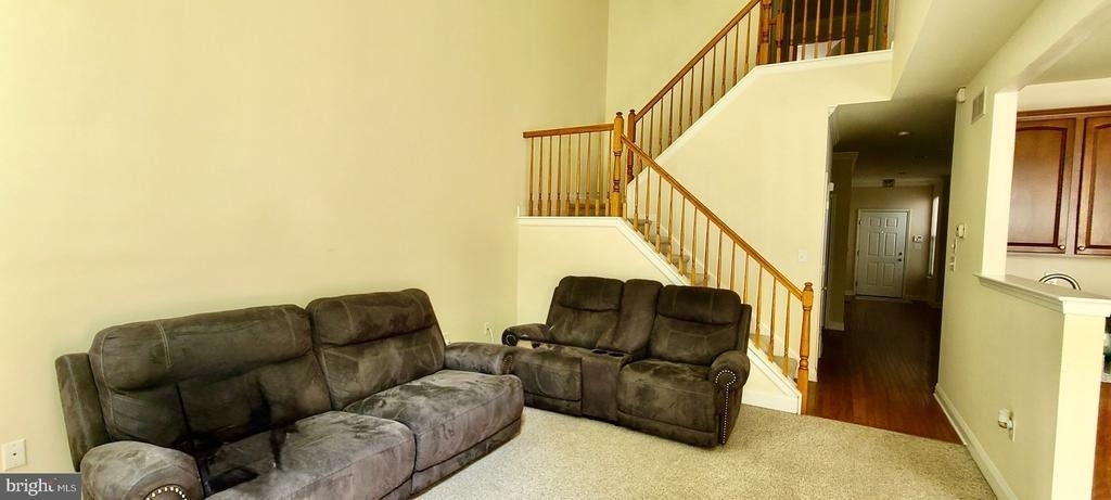 196 Chancellor Drive - Photo 5