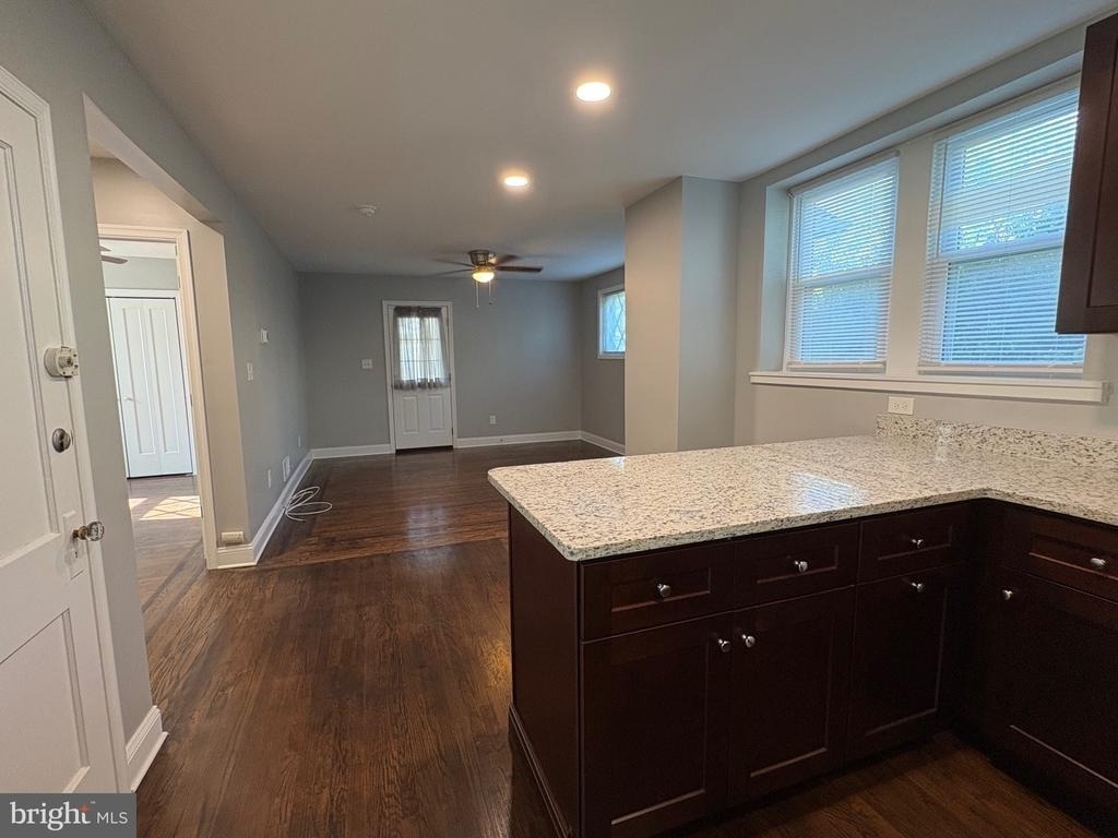 512 Jessamine Avenue - Photo 6