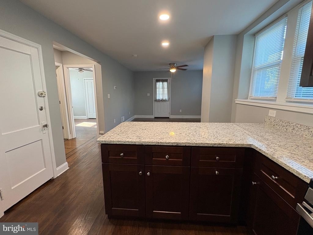 512 Jessamine Avenue - Photo 10
