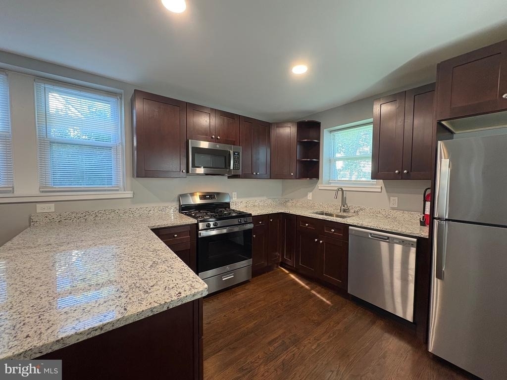 512 Jessamine Avenue - Photo 9