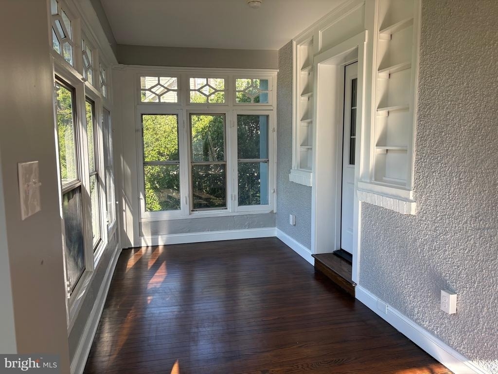 512 Jessamine Avenue - Photo 1