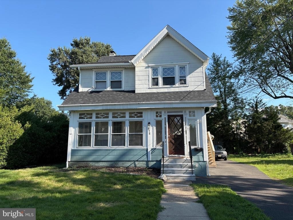 512 Jessamine Avenue - Photo 0