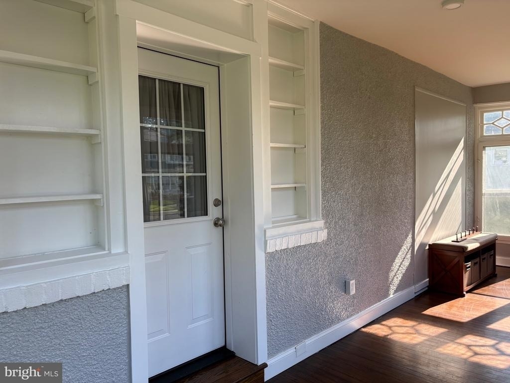 512 Jessamine Avenue - Photo 2