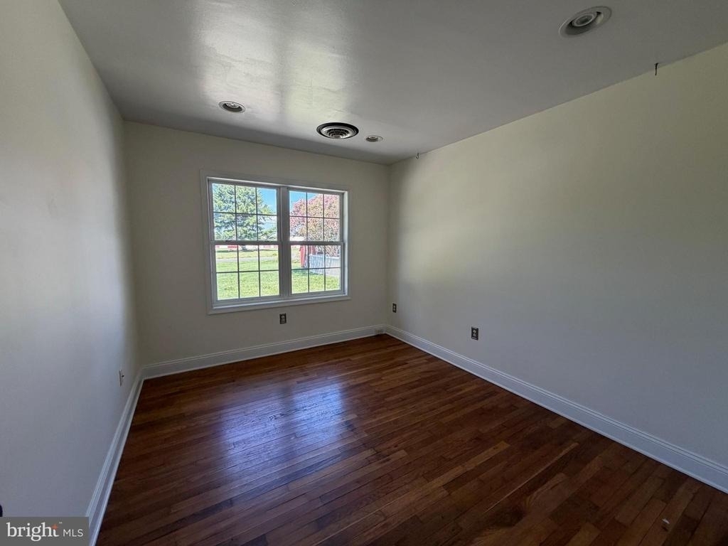9005 Centreville Road - Photo 1