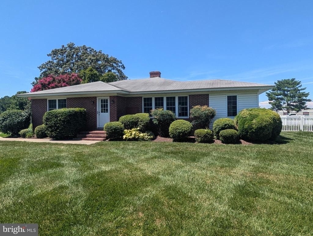 9005 Centreville Road - Photo 2