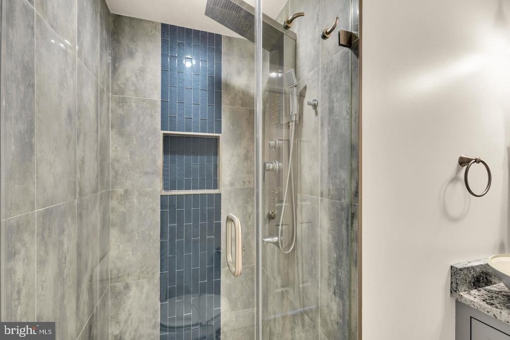 1002 58th Avenue - Photo 33