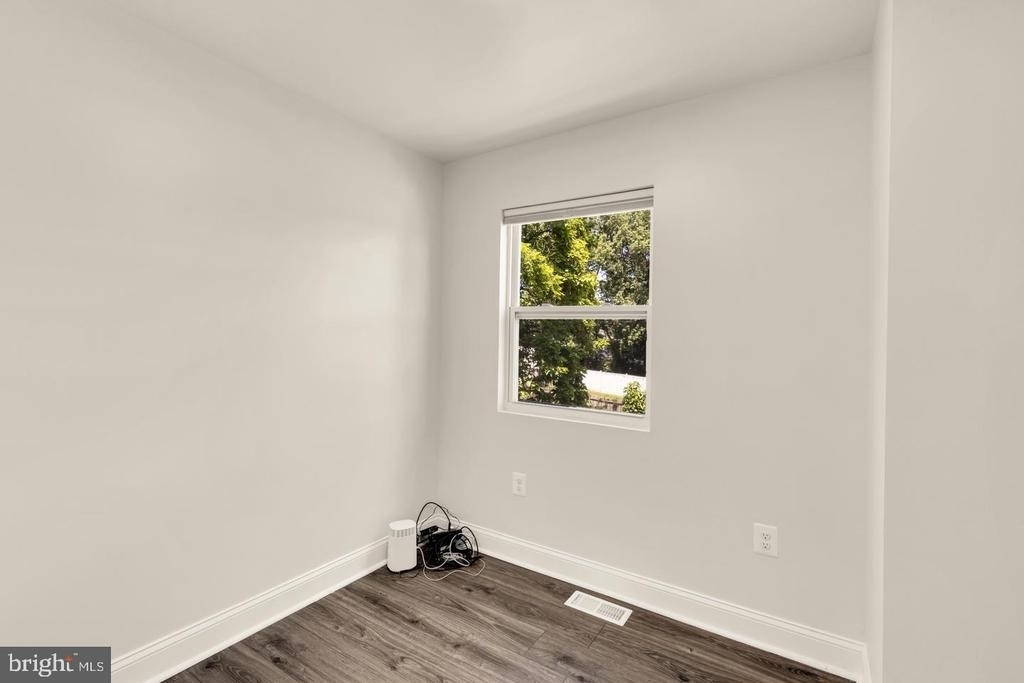 1002 58th Avenue - Photo 35