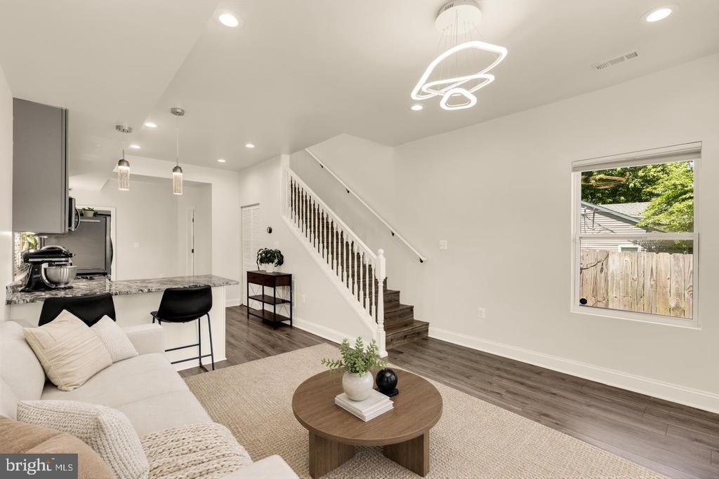 1002 58th Avenue - Photo 3