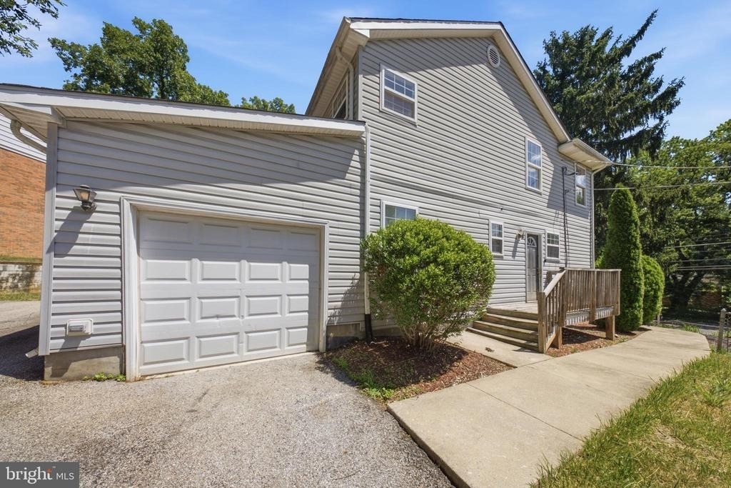 7611 Temple Hill Road - Photo 2